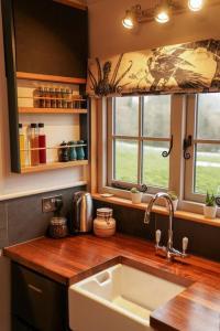 Shepherds Hut in countryside near Bath and Bristol