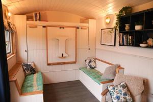 Shepherds Hut in countryside near Bath and Bristol