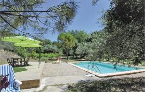 Maisons de vacances Nice home in Mormoiron with 3 Bedrooms and Outdoor swimming pool : photos des chambres