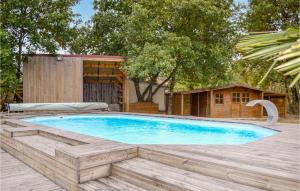 Maisons de vacances Awesome home in Garein with Outdoor swimming pool and 4 Bedrooms : photos des chambres