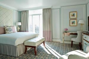 Executive Room, Executive lounge access, Guest room, 1 King room in London Marriott Hotel Park Lane