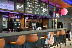 Hotels Moxy Paris Charles de Gaulle Airport : photos des chambres