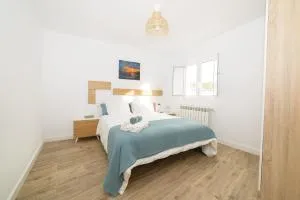 Apartamentos turísticos Praia de Seselle, terraza y jardín a un paso de la playa - Ares