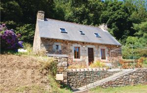 Beautiful home in Lezardrieux with 2 Bedrooms and WiFi