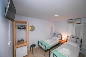 Hermes Rooms