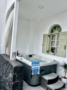 Luxury Vacation Villa Irene with private juccuzi
