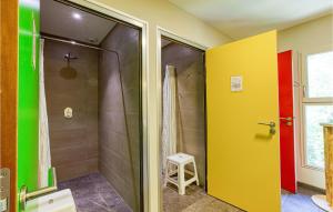 Maisons de vacances Amazing Home In Marcilhac-sur-cl With Wifi And 7 Bedrooms : photos des chambres