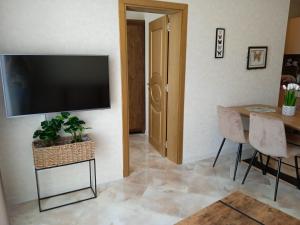 APHRODITE PARK DELUXE