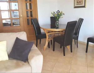 Beach Lovers Paradise: 3BR 2 min from the Sand