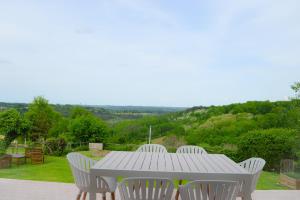 Maisons de vacances Aux Volets Bleus Chez Mark & Sylvie : photos des chambres