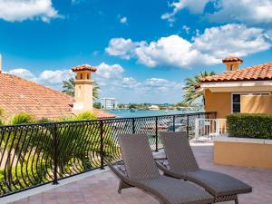 Belle Harbor 310W Luxury Condo with Oversized Balcony