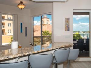 Belle Harbor 310W Luxury Condo with Oversized Balcony