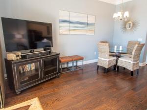 Paradise Cove Townhome 145-3 - Premium Waterfront Community