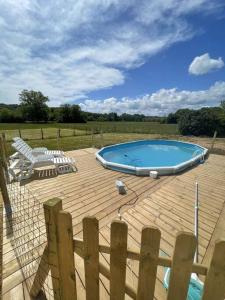 Maisons de vacances Maison de ville avec piscine centre ville : photos des chambres