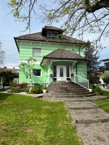 Vila Lesce with heated outdoor pool 