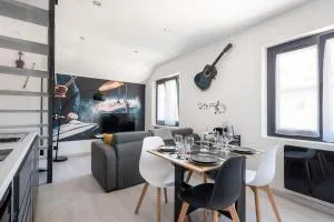 Life is music - Casa Vostra - CAUTION 800 EUR & ID requises - Gaillard proche tramway-frontière - Veyrier