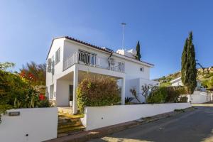 Protaras Fig Tree Bay Villa with Sea View &Jacuzzi