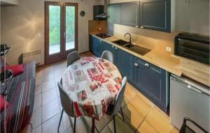 Maisons de vacances Stunning Home In Mazan With Wifi And 2 Bedrooms : photos des chambres