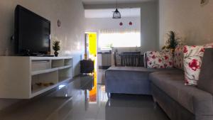 Casa Completa com Churrasqueira e Jardim em Foz