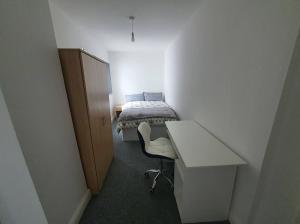 Double Bed Room L2 Burnley