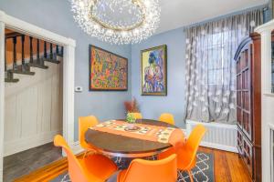 Historic Georgetown Townhome Walkable Location!