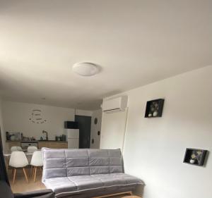 Bel Appartement 1er étage t2 4 pers avec cour les cocons de Madenn