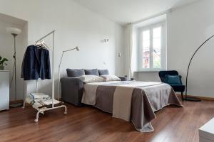 A central quiet sunny studio in Verbania