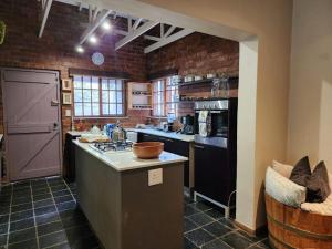 8 at Norman Crescent