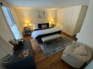 King Room room in Farm Road Estate