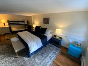 Family Room room in Farm Road Estate