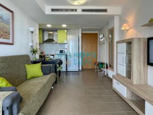 LIMA con piscina y vista al mar