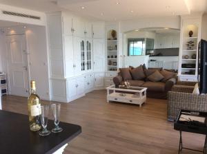 "La Dolce Vita" Seaview Apartment - La Réale Croisette