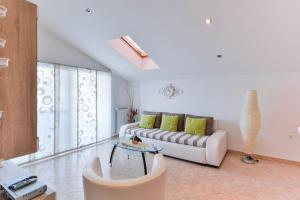 Family-friendly apartments with swimming pool Zadar - 16336