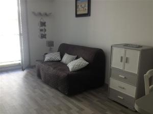 Studio Central à 100m Plage avec Balcon et Commodités, Les Sables-dOlonne - FR-1-331-61