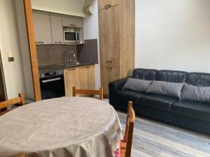 Appartements Appartement Brides-les-Bains, 2 pieces, 5 personnes - FR-1-512-268 : photos des chambres