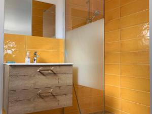 Villa de Luxe Rénovée avec Piscine, 4 Chambres, à 5 Minutes de la Plage - FR-1-726-25