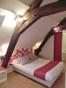 Hotels Le Pigeonnier du Perron, The Originals Relais (Relais du Silence) : Chambre Classique