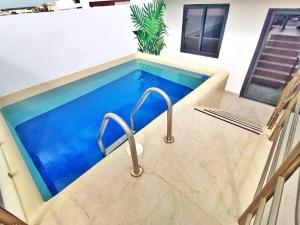 ToP VIP! Pent-house with your PRIVATE pool & chairs 2 bedrooms