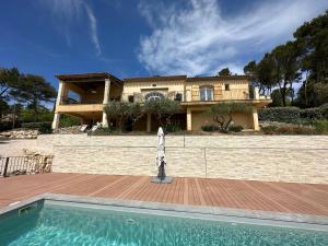 Appartements Studio Panoramic with the pool near Saint Victoire Aix en Provence : photos des chambres