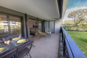 06AH - Superb waterfront T2 - swimming pool