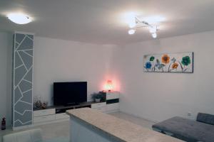 Luxury Flat with Heated Pool & Jacuzzi