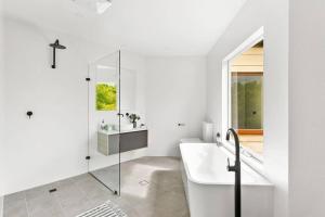 MANHATTAN STYLE 3 STORY LUXURY IN ST PETERS