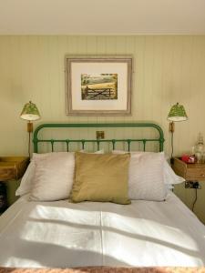 Double Room with Garden View room in The Crown Inn