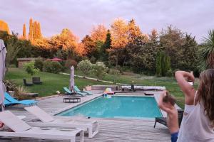Chalet bois cosy avec piscine Aix nature