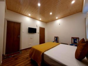 Maywood Hotel