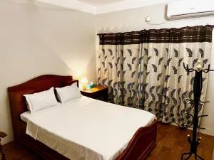 Paris Guest House - Sauraha