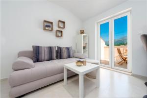 Peaceful 2-bedroom apartment Srebreno