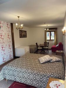 Hotels La Grange du Pape - Annexe de l'Hotel La Ferme du Pape : photos des chambres