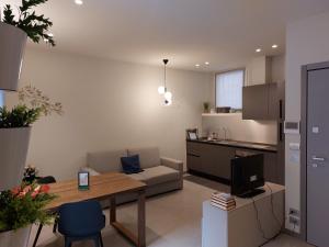 the 6 apartments