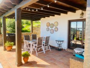 Private villa with pool and amazing views